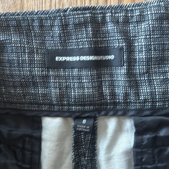 Express design studio size 8 shorts - Picture 4 of 6